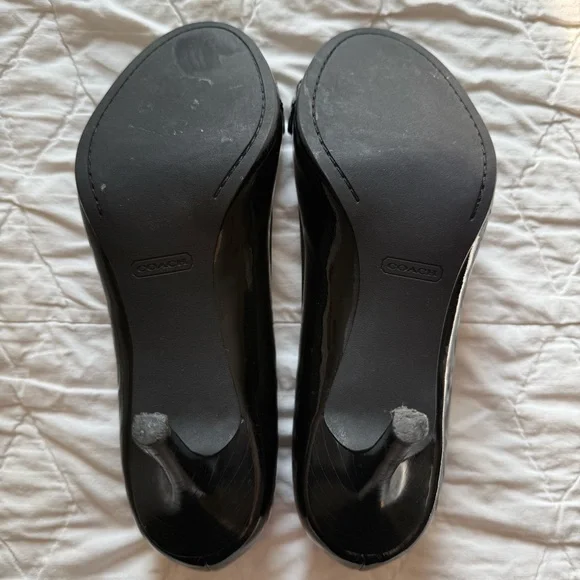 Coach Women’s Black Shiny Open Toe Heels Pumps with Coach Button Buckle - Picture 7 of 12